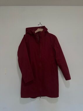 Lululemon Maroon Hooded Raincoat Jacket - size 8
